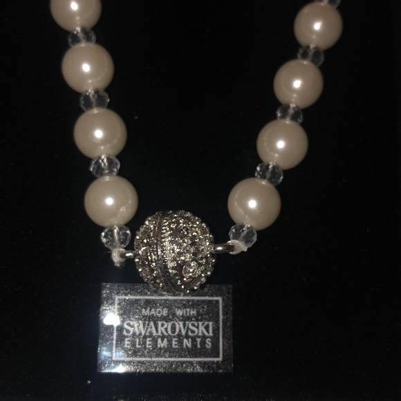 NIB Swarovski Necklace & Earrings - Picture 2 of 8